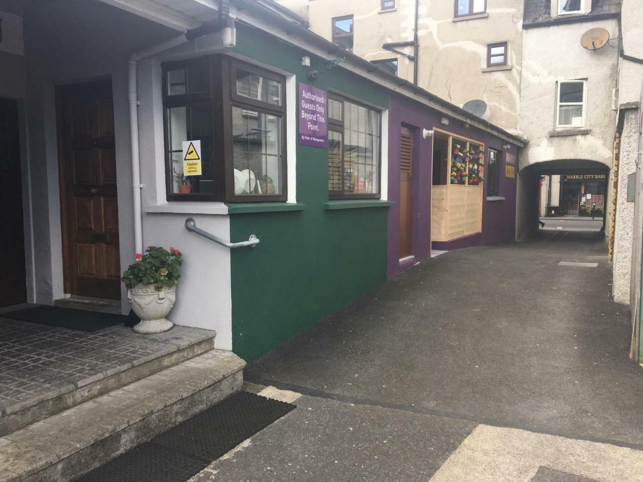 Dalys Accommodation Kilkenny Extérieur photo